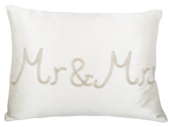 Изображение товара "Mr & Mrs декоративная подушка GINGERLILY от GINGERLILY"